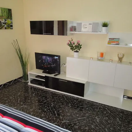 아파트 Beachfront Casa Verano With Pool, Balcony, Wifi, Central Locatation