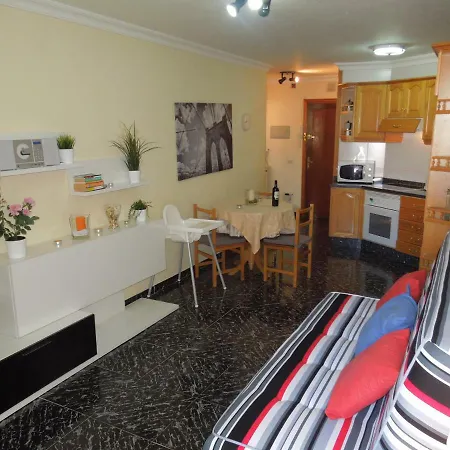 Beachfront Casa Verano With Pool, Balcony, Wifi, Central Locatation 아파트
